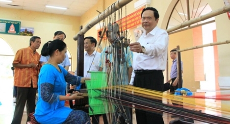 Quan tâm vận động đồng bào dân tộc tích cực tham gia phát triển kinh tế - xã hội ở địa phương