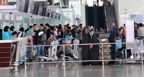 Dịp nghỉ lễ 30-4: Khó có cơ hội mua vé máy bay giá rẻ  