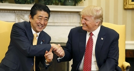 Chuyến công du con thoi của Thủ tướng Nhật Bản