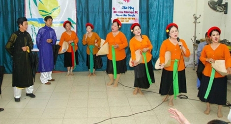 Có một câu lạc bộ dân ca giữa phố