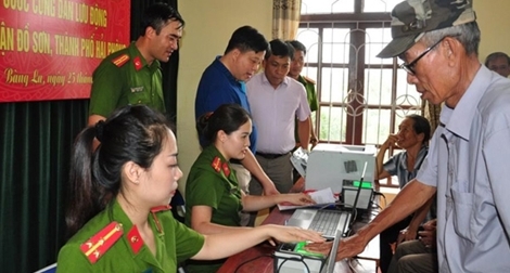 Xuống cơ sở cấp căn cước công dân