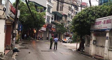 Quây cả góc phố bắt 3 con chó không rọ mõm thả rông