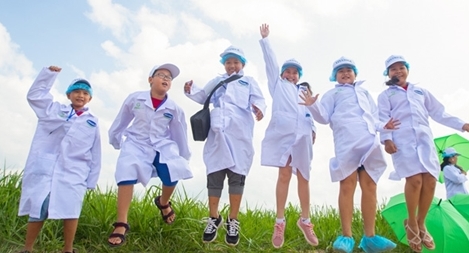 Học sinh hào hứng “khám phá” hành trình sữa học đường