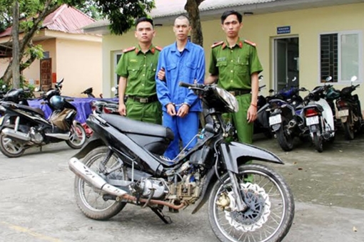 Vận động kẻ cướp ngân hàng ra đầu thú