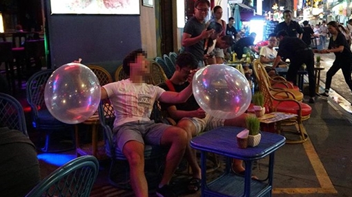 Chấn chỉnh hoạt động kinh doanh “bóng cười” ở “phố Tây”