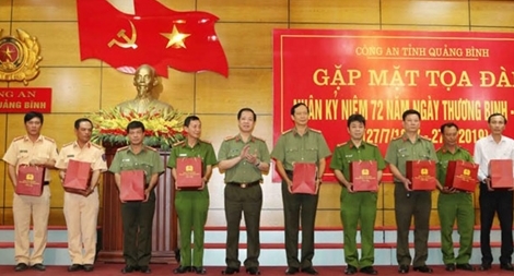 Công an Quảng Bình gặp mặt tọa đàm kỷ niệm 72 năm ngày Thương binh liệt sỹ