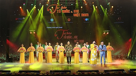 Chương trình nghệ thuật “Tự hào Tổ quốc-Mẹ Việt Nam”