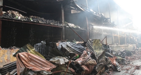 Không ăn thực phẩm nuôi, trồng bán kính 1km từ tâm đám cháy kho Rạng Đông