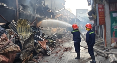 Thông tin chính thức về môi trường tại kho cháy Rạng Đông