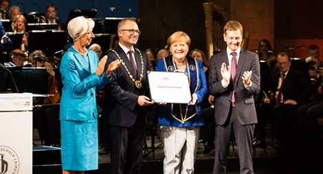 Nghề nghiệp sau khi rời chính trường của Thủ tướng Đức