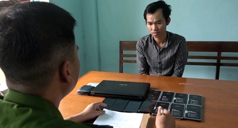 “Khoắng” 21 chiếc ĐTDĐ của công ty chuyển phát nhanh