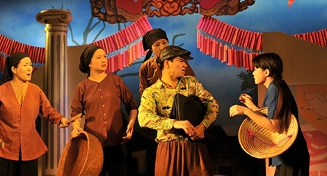 Sân khấu truyền thống: Xem ai, ai xem?