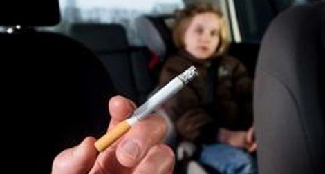 Phạt nặng việc hút thuốc trên phương tiện cá nhân