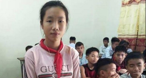 Nữ sinh lớp 8 nhặt được 17 triệu đồng trả lại người đánh rơi