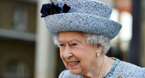 Nữ hoàng Anh chỉ mặc phục sức thân thiện với môi trường