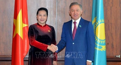 Chủ tịch Hạ viện Cộng hòa Kazakhstan bắt đầu thăm chính thức Việt Nam