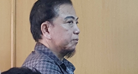 Buồn nỗi nghệ sĩ vương… chiếu bạc