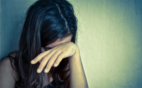 Nha sĩ mua trinh bé gái 13 tuổi rồi quay clip khi dâm ô