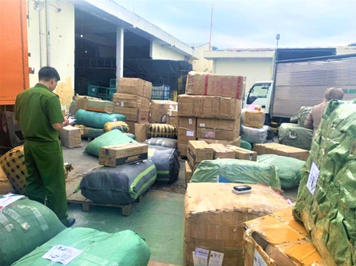 Liên tục phát hiện hàng lậu dịp cuối năm