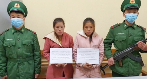 Hai nữ khách ngoại vào Việt Nam cùng 3 bánh heroin