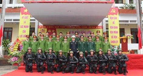 Trung Đoàn CSCĐ Đông Bắc ra quân huấn luyện, phát động thi đua năm 2020