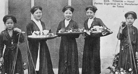 Xuyên qua những mảnh ghép phong tục, tập quán