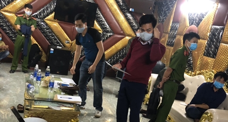 Phá ổ bạc dưới tầng hầm với 4 lớp cửa kiên cố