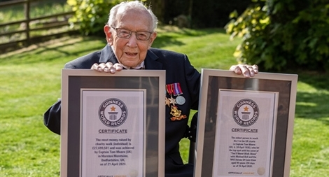 Người cao niên nhất đứng đầu các bảng xếp hạng ở Anh