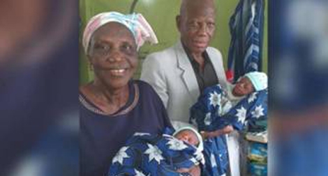 Người mẹ cao niên nhất thế giới đẻ sinh đôi từ IVF