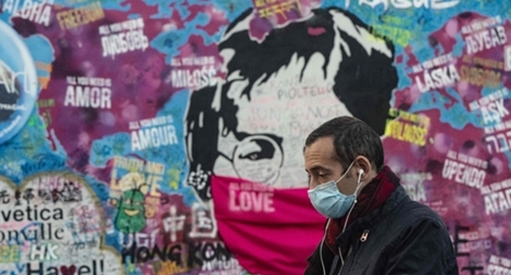 Đối nghịch giữa Tây và Đông Âu trong phòng, chống COVID-19