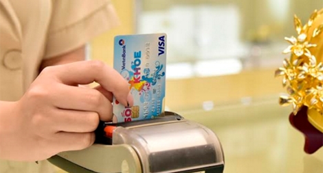 Giảm phí thẻ quốc tế sẽ thúc đẩy thanh toán không dùng tiền mặt tại Việt Nam