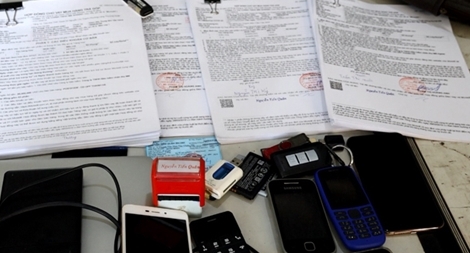 Phù phép hồ sơ vay, chiếm đoạt tiền tỉ