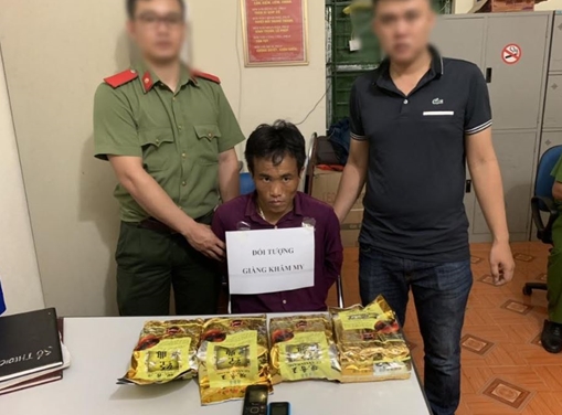 Vận chuyển thuê 4kg ma túy đá giá 1 triệu đồng