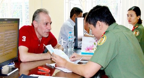 Tự động gia hạn tạm trú cho người nước ngoài