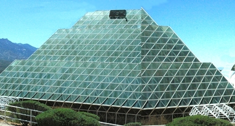 Con người có thể tồn tại ngoài trái đất?