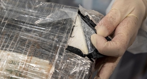 Núp bóng thiết bị chống COVID-19 để buôn ma túy