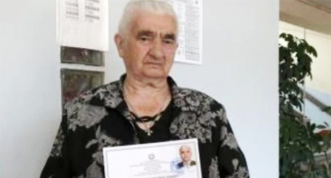 Nữ hộ lý cao niên nhất thế giới