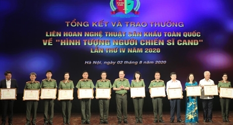 Bế mạc Liên hoan sân khấu về “Hình tượng người chiến sĩ CAND”  