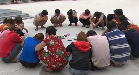 Bắt quả tang 20 đối tượng lắc tài xỉu ăn tiền