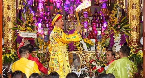 Thực hành tín ngưỡng thờ Mẫu: Cần gạn đục khơi trong