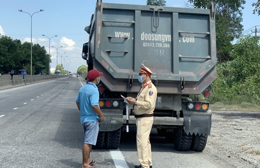 Bám đường tuần tra sau giãn cách xã hội