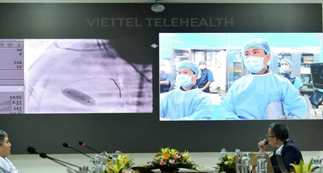 Viettel ủng hộ 19 tỷ đồng xây dựng trung tân hội chẩn từ xa cho ngành y tế