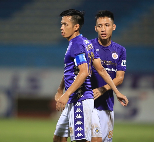 Một V.League kỳ lạ
