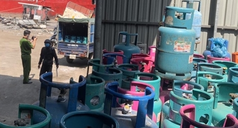 Phát hiện cơ sở sang chiết gas trái phép quy mô lớn