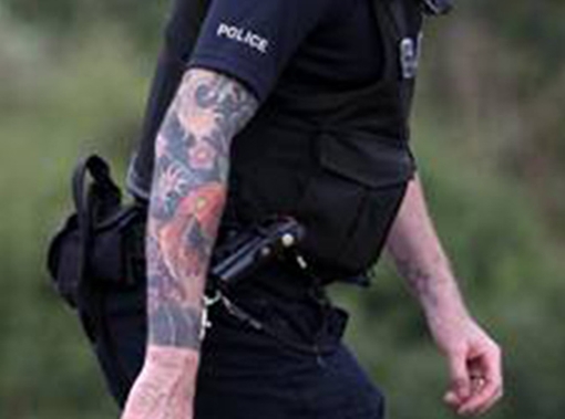 Cảnh sát Bồ Đào Nha phải xóa hình xăm phản cảm