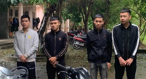 Bắt băng nhóm bịt mặt chém người trong đêm