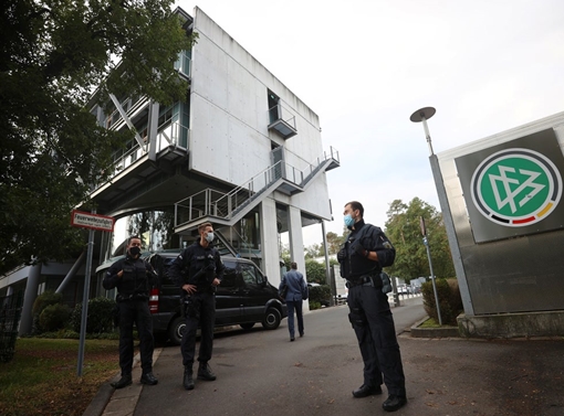 Khám xét trụ sở Liên đoàn Bóng đá Đức