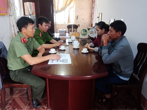 Triệu tập hai “cư dân mạng” đăng hoang tin