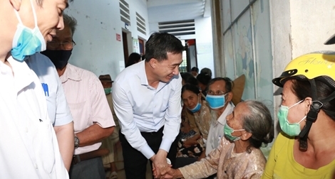 Người dân 3 tỉnh vùng lũ được khám bệnh, cấp thuốc miễn phí trị giá hơn 2 tỷ đồng