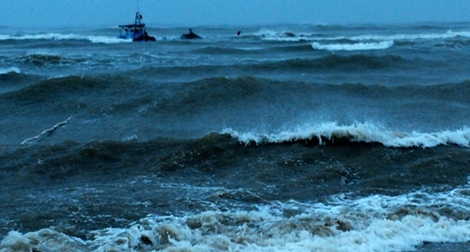 Không khí lạnh kéo dài, đảo Lý Sơn hơn 10 ngày bị cô lập